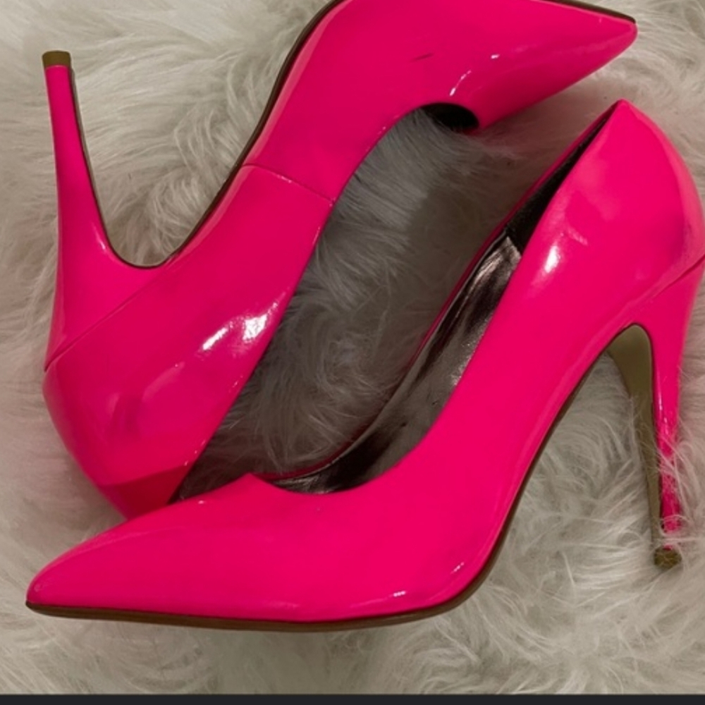 Hot pink pumps bnwt size 8.5